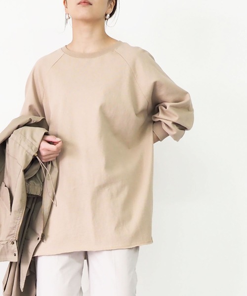 Riberry（リベリー）の「バックスリットオーバーサイズラグランスリーブロンT（Tシャツ/カットソー・レディース・ブラック/ベージュ/オフホワイト/ラベンダー/グリーン系その他/カーキ/ライトパープル/モカ/ブルー/スミクロ・FREE）」の6枚目の写真