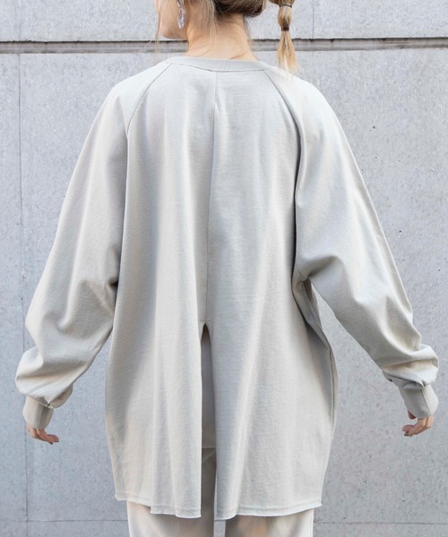 Riberry（リベリー）の「バックスリットオーバーサイズラグランスリーブロンT（Tシャツ/カットソー・レディース・ブラック/ベージュ/オフホワイト/ラベンダー/グリーン系その他/カーキ/ライトパープル/モカ/ブルー/スミクロ・FREE）」の7枚目の写真