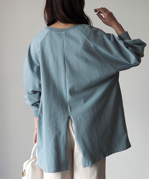 Riberry（リベリー）の「バックスリットオーバーサイズラグランスリーブロンT（Tシャツ/カットソー・レディース・ブラック/ベージュ/オフホワイト/ラベンダー/グリーン系その他/カーキ/ライトパープル/モカ/ブルー/スミクロ・FREE）」の16枚目の写真