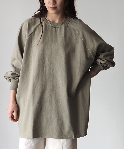 Riberry（リベリー）の「バックスリットオーバーサイズラグランスリーブロンT（Tシャツ/カットソー・レディース・ブラック/ベージュ/オフホワイト/ラベンダー/グリーン系その他/カーキ/ライトパープル/モカ/ブルー/スミクロ・FREE）」の15枚目の写真