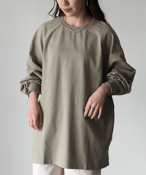 Riberry（リベリー）の「バックスリットオーバーサイズラグランスリーブロンT（Tシャツ/カットソー・レディース・ブラック/ベージュ/オフホワイト/ラベンダー/グリーン系その他/カーキ/ライトパープル/モカ/ブルー/スミクロ・FREE）」の14枚目の写真