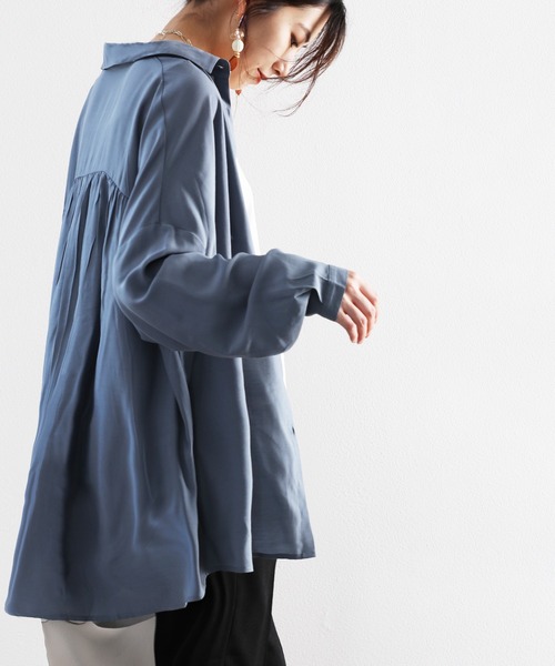 classicalelf(クラシカルエルフ)の「とろみ素材ロング丈レギュラーカラー無地ミドル丈シャツ(長袖)(シャツ/ブラウス・レディース・オフホワイト/カーキ/ブルー/モカ/グレイッシュベージュ/ブラック/ベージュ/ピンクベージュ・MEDIUM/LARGE/X-LARGE)」の18枚目の写真