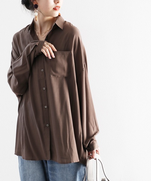 classicalelf(クラシカルエルフ)の「とろみ素材ロング丈レギュラーカラー無地ミドル丈シャツ(長袖)(シャツ/ブラウス・レディース・オフホワイト/カーキ/ブルー/モカ/グレイッシュベージュ/ブラック/ベージュ/ピンクベージュ・MEDIUM/LARGE/X-LARGE)」の19枚目の写真