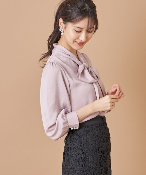 tocco closet（トッコ　クローゼット）の「袖口パール付きボウタイりぼんヴィンテージサテンブラウス（シャツ/ブラウス・レディース・アイボリー/ピンク系その他/グレイッシュブルー・M）」の10枚目の写真