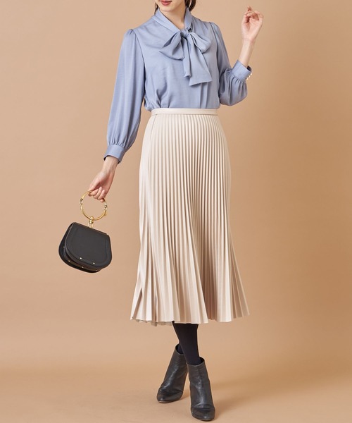 tocco closet（トッコ　クローゼット）の「袖口パール付きボウタイりぼんヴィンテージサテンブラウス（シャツ/ブラウス・レディース・アイボリー/ピンク系その他/グレイッシュブルー・M）」の9枚目の写真