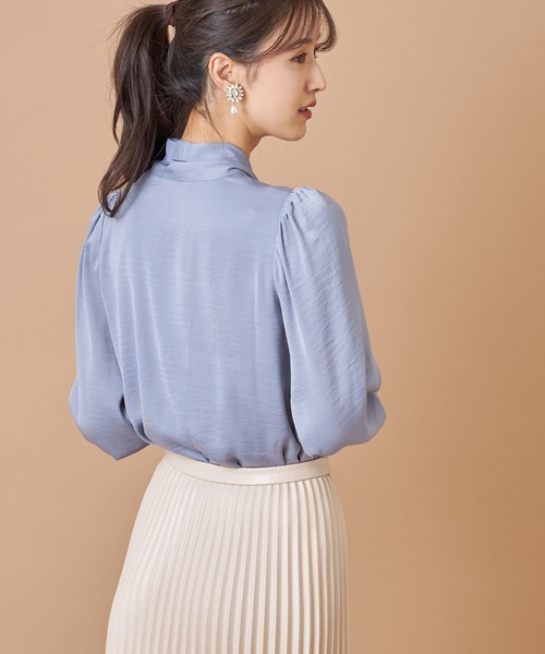 tocco closet（トッコ　クローゼット）の「袖口パール付きボウタイりぼんヴィンテージサテンブラウス（シャツ/ブラウス・レディース・アイボリー/ピンク系その他/グレイッシュブルー・M）」の8枚目の写真