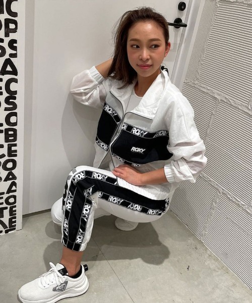 ROXY（ロキシー）の「SHUFFLE PANT/ロキシー ボトムス パンツ フィットネス ジム ヨガ ランニング ルームウェア・ワンマイルウェアにも（その他パンツ・レディース・ホワイト/ブラック・SMALL/MEDIUM/LARGE）」の11枚目の写真