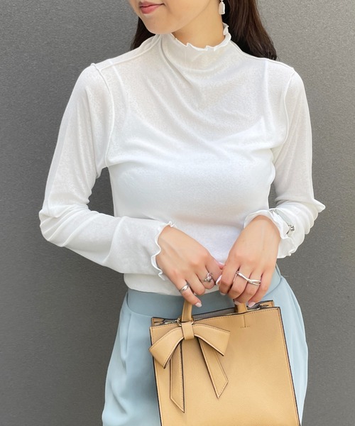 Meli rich（メリーリッチ）の「程よい透け感。プチハイネックシアープルオーバー（Tシャツ/カットソー・レディース・ブラック/アイボリー/ブルー/オフホワイト/ブラック系その他・FREE/MEDIUM）」の13枚目の写真