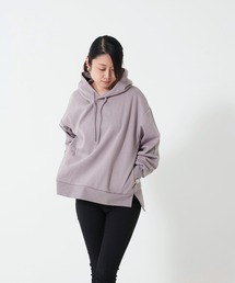 防シワポンチロゴプルパーカー UVカット 同色ワンポイント/バックプリント サイドスリット 前後差 ややゆったりしたサイズ