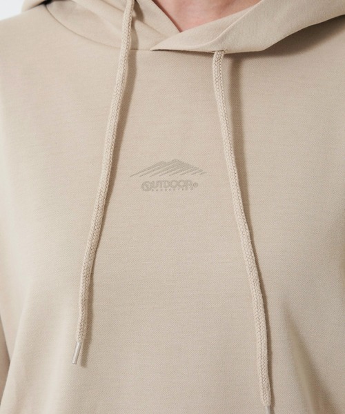 OUTDOOR PRODUCTS APPAREL(アウトドアプロダクツアパレル)の「防シワポンチロゴプルパーカー UVカット 同色ワンポイント/バックプリント サイドスリット 前後差 ややゆったりしたサイズ(パーカー・レディース・ベージュ/アイボリー/パープル・FREE)」の10枚目の写真