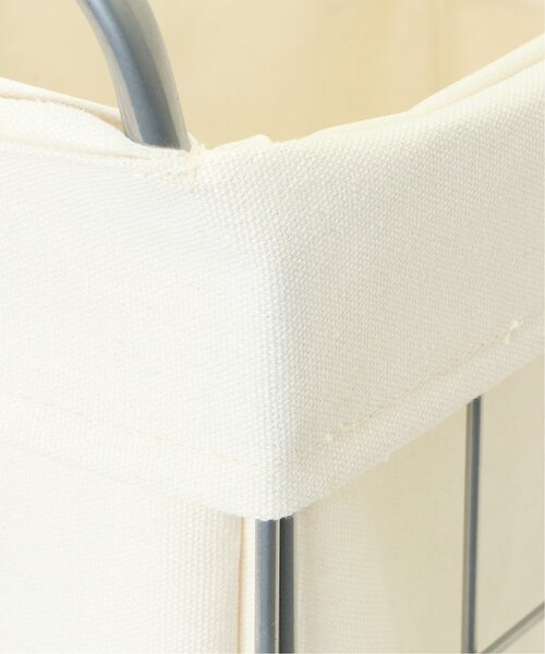 LBC（エルビーシー）の「※なくなり次第終了※【WEB限定】折りたためるランドリースクエアバスケット キャスター付き 38L（ランドリーグッズ・レディース・ダークグリーン/オフホワイト/ブラック/グレー・FREE）」の18枚目の写真