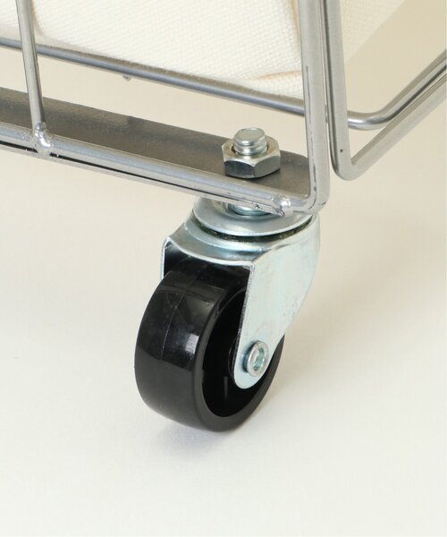 LBC（エルビーシー）の「※なくなり次第終了※【WEB限定】折りたためるランドリースクエアバスケット キャスター付き 38L（ランドリーグッズ・レディース・ダークグリーン/オフホワイト/ブラック/グレー・FREE）」の17枚目の写真