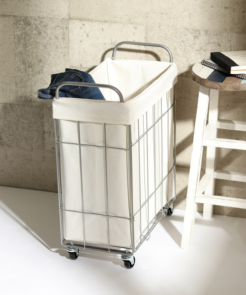 LBC（エルビーシー）の「※なくなり次第終了※【WEB限定】折りたためるランドリースクエアバスケット キャスター付き 38L（ランドリーグッズ・レディース・ダークグリーン/オフホワイト/ブラック/グレー・FREE）」の2枚目の写真