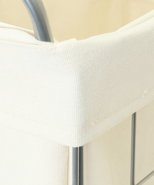 LBC（エルビーシー）の「※なくなり次第終了※【WEB限定】折りたためるランドリースクエアバスケット キャスター付き 38L（ランドリーグッズ・レディース・ダークグリーン/オフホワイト/ブラック/グレー・FREE）」の13枚目の写真