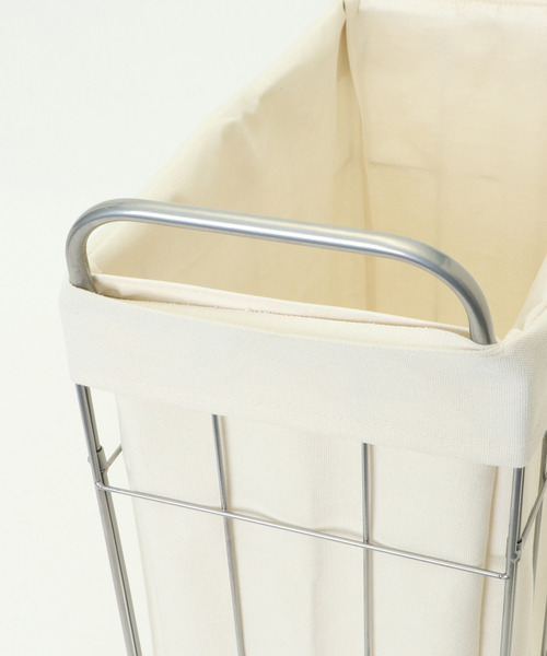 LBC（エルビーシー）の「※なくなり次第終了※【WEB限定】折りたためるランドリースクエアバスケット キャスター付き 38L（ランドリーグッズ・レディース・ダークグリーン/オフホワイト/ブラック/グレー・FREE）」の11枚目の写真