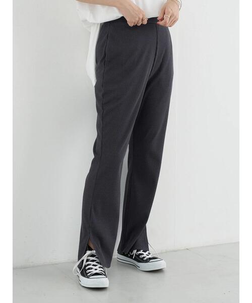 earth music&ecology（アースミュージックアンドエコロジー）の「リブストレートパンツ ＊（その他パンツ・レディース・チャコールグレー/アイボリー/ベージュ・FREE）」の7枚目の写真