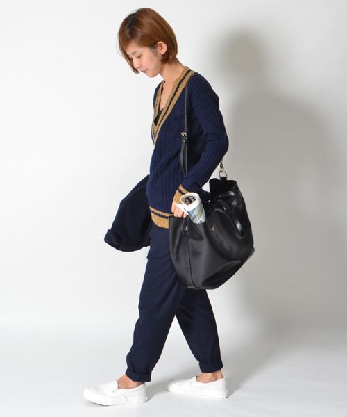 AMERICAN RAG CIE(アメリカンラグシー)の「【オンライン限定】深Vチルデンニット/209-LAN-L142W-B3806(ニット/セーター・レディース・オフホワイト/グレー/ネイビー・FREE)」の10枚目の写真