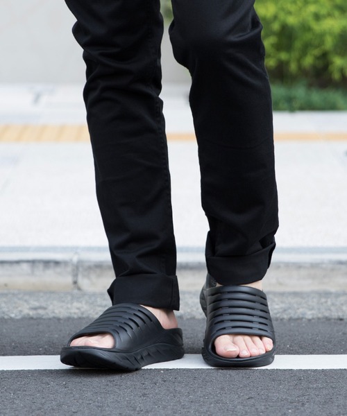HOKA（ホカ）の「Ora Recovery Slide 1099673（サンダル・メンズ・ブラック・28cm）」の4枚目の写真