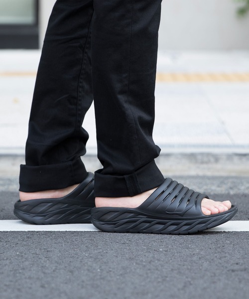 HOKA（ホカ）の「Ora Recovery Slide 1099673（サンダル・メンズ・ブラック・28cm）」の6枚目の写真