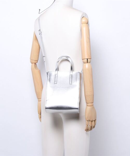 LOWRYS FARM（ローリーズファーム）の「2WAYミドルショルダーBAG 947104（ショルダーバッグ・レディース・ブラック/シルバー/アイボリー/ブラウン・FREE）」の6枚目の写真