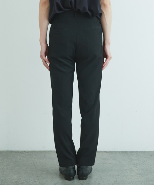 Lui's(ルイス)の「ネオクラシックピンタックスリムパンツ(スラックス・メンズ・オフホワイト/ブラック/グリーン・SMALL/MEDIUM)」の14枚目の写真