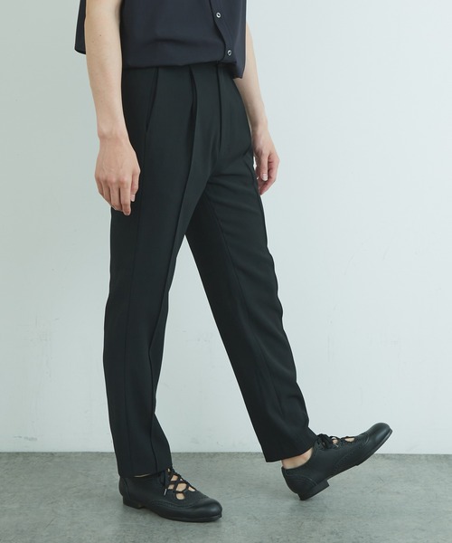 Lui's(ルイス)の「ネオクラシックピンタックスリムパンツ(スラックス・メンズ・オフホワイト/ブラック/グリーン・SMALL/MEDIUM)」の21枚目の写真