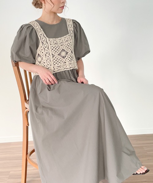 JUNOAH（ジュノア）の「ビスチェ付きパフスリーブマキシ丈ワンピース（ワンピース・レディース・グレイッシュベージュ/チャコール/ブラック系その他/グレー/ホワイト/ブラック・MEDIUM/LARGE）」の5枚目の写真