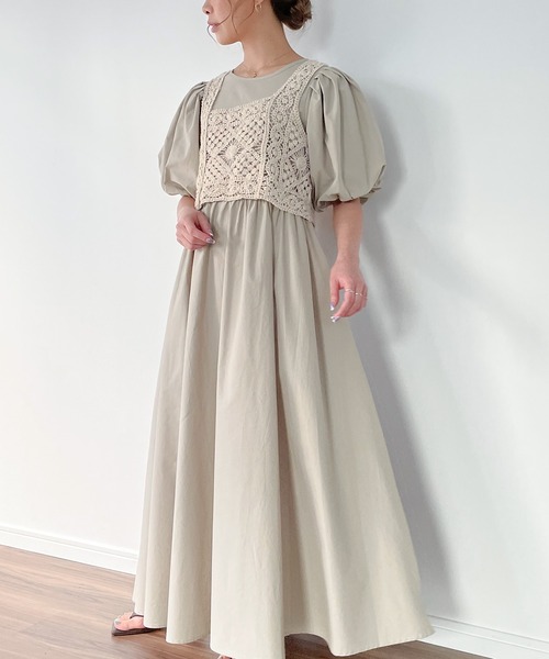 JUNOAH（ジュノア）の「ビスチェ付きパフスリーブマキシ丈ワンピース（ワンピース・レディース・グレイッシュベージュ/チャコール/ブラック系その他/グレー/ホワイト/ブラック・MEDIUM/LARGE）」の16枚目の写真