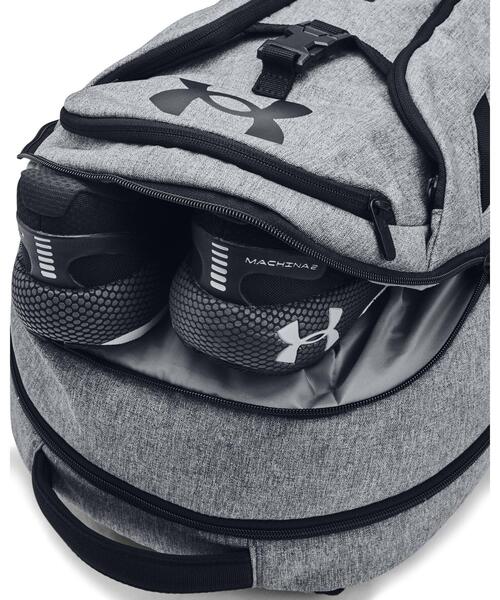 UNDER ARMOUR（アンダーアーマー）の「UAハッスル プロ バックパック（トレーニング/メンズ/レディース）（バックパック/リュック・レディース・グレー/ブラック・ONESIZE）」の6枚目の写真