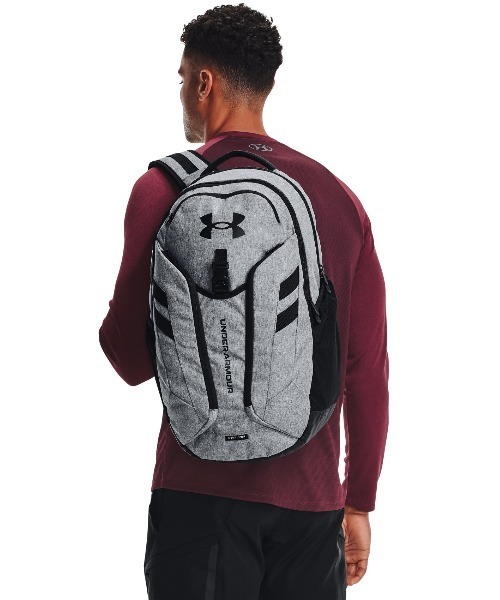 UNDER ARMOUR（アンダーアーマー）の「UAハッスル プロ バックパック（トレーニング/メンズ/レディース）（バックパック/リュック・レディース・グレー/ブラック・ONESIZE）」の17枚目の写真