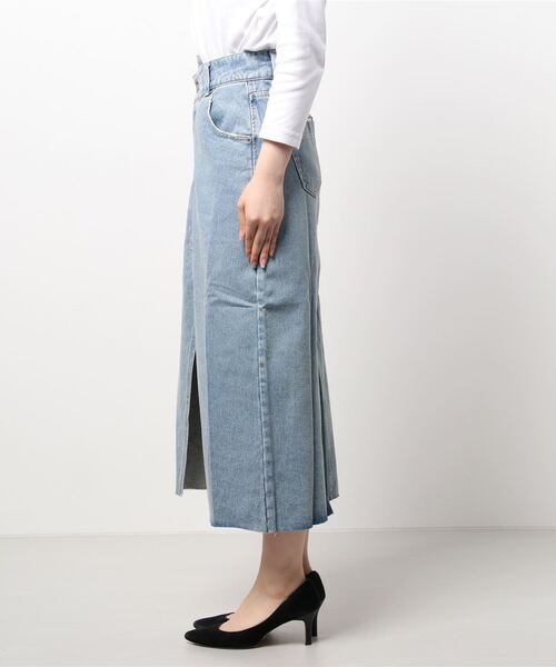 FIG&VIPER(フィグアンドバイパー)の「スリットデニムロングSK(スカート・レディース・ブルー・MEDIUM/SMALL)」の2枚目の写真