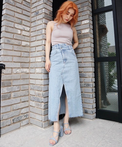 FIG&VIPER(フィグアンドバイパー)の「スリットデニムロングSK(スカート・レディース・ブルー・MEDIUM/SMALL)」の16枚目の写真