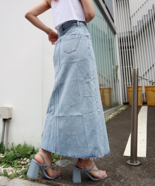 FIG&VIPER(フィグアンドバイパー)の「スリットデニムロングSK(スカート・レディース・ブルー・MEDIUM/SMALL)」の12枚目の写真