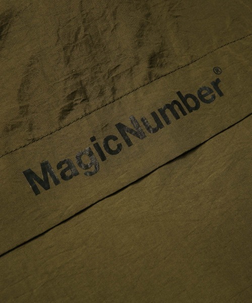 MAGIC NUMBER（マジック ナンバー）の「【MAGIC NUMBER】WHITE OCEAN REVERSIBLE SPORTS JK（ナイロンジャケット・メンズ・ブラック/オリーブ・MEDIUM/LARGE/X-LARGE）」の21枚目の写真