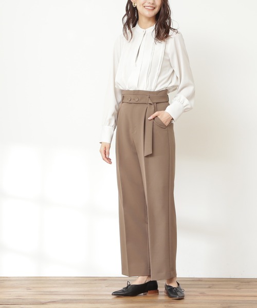 N.（N. Natural Beauty Basic）（エヌエヌナチュラルビューティーベーシック）の「◆ボタンベルト付ストレートパンツ（その他パンツ・レディース・イエロー/モカ/スモークピンク・MEDIUM）」の2枚目の写真