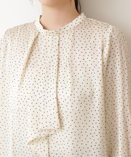 NATURAL BEAUTY BASIC（ナチュラルビューティーベーシック）の「ＷＥＢ限定ドビープリントボウブラウス/0171210906（シャツ/ブラウス・レディース・ホワイト系その他/グリーン系その他/ブラック系その他・MEDIUM/SMALL）」の8枚目の写真