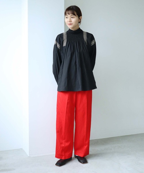 cardo fabrica(カルドファブリカ)の「ミシン飾りステッチ レース衿シャーリングブラウス(シャツ/ブラウス・レディース・ホワイト/ブラック・FREE)」の7枚目の写真