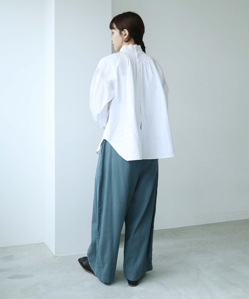 cardo fabrica(カルドファブリカ)の「ミシン飾りステッチ レース衿シャーリングブラウス(シャツ/ブラウス・レディース・ホワイト/ブラック・FREE)」の11枚目の写真