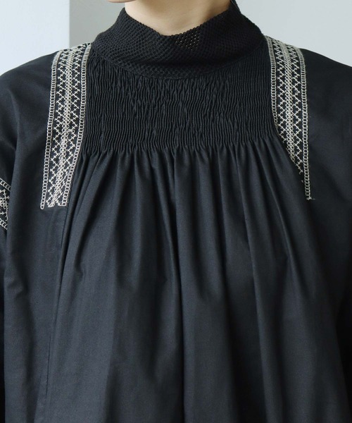 cardo fabrica(カルドファブリカ)の「ミシン飾りステッチ レース衿シャーリングブラウス(シャツ/ブラウス・レディース・ホワイト/ブラック・FREE)」の12枚目の写真