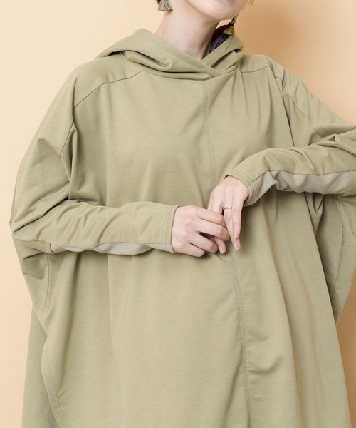 OSMOSIS（オズモーシス）の「フードポンチョプルオーバー（パーカー・レディース・ブラック/ライトカーキ/ライトベージュ・ONE SIZE）」の17枚目の写真