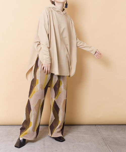 OSMOSIS（オズモーシス）の「フードポンチョプルオーバー（パーカー・レディース・ブラック/ライトカーキ/ライトベージュ・ONE SIZE）」の5枚目の写真