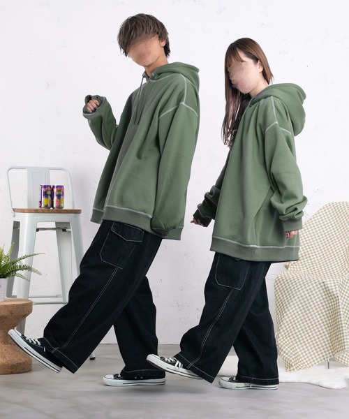 PairPair（ペアペア）の「配色ステッチフーディー(ユニセックス)（パーカー・レディース・グリーン/ダークブラック/ライトベージュ/グレイッシュブルー・FREE）」の6枚目の写真