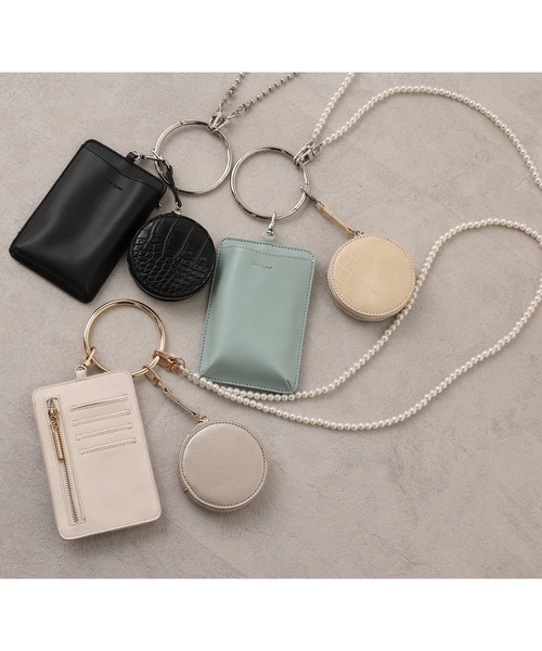 one after another NICE CLAUP(ワンアフターアナザーナイスクラップ)の「リングチャーム付スマホショルダー(ショルダーバッグ・レディース・ブラック/アイボリー/ミント・FREE)」の5枚目の写真