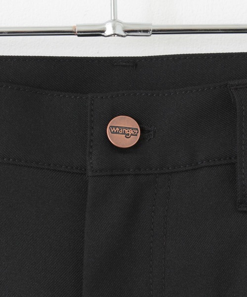 Wrangler（ラングラー）の「『別注』Wrangler×URBAN RESEARCH iD　TUCK WIDE WRANCHER（その他パンツ・メンズ・ブラック・SMALL/MEDIUM/LARGE）」の10枚目の写真