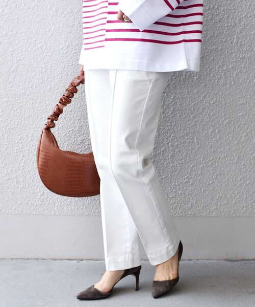 SHIPS（シップス）の「*スーパーストレッチセンターステッチデニム◇（デニムパンツ・レディース・ライトブルー/オフホワイト/ダークブルー・SMALL/MEDIUM/LARGE）」の17枚目の写真