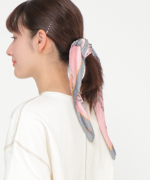 LBC(エルビーシー)の「シュシュ付き3WAYスカーフ ボタニカル柄(バンダナ/スカーフ・レディース・グレー・FREE)」の12枚目の写真