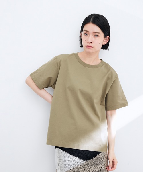 ADAM ET ROPE'(アダムエロペ)の「【選べる2サイズ】コンパクトTシャツ(Tシャツ/カットソー・レディース・ホワイト/ブラック/カーキ/サックスブルー/イエロー・S/M)」の4枚目の写真