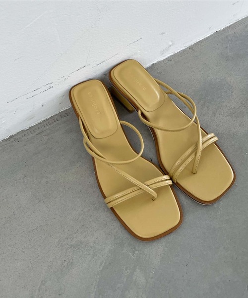 archives(アルシーヴ)の「ラインサンダル(サンダル・レディース・ブラック/イエロー/アイボリー・MEDIUM/LARGE)」の1枚目の写真