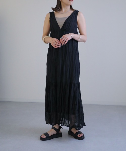 sakishimatokyo（サキシマトーキョー）の「クリンクルVワンピース（ワンピース・レディース・ブラック/サンドベージュ/グレイッシュベージュ/ブラウン・FREE/L）」の8枚目の写真