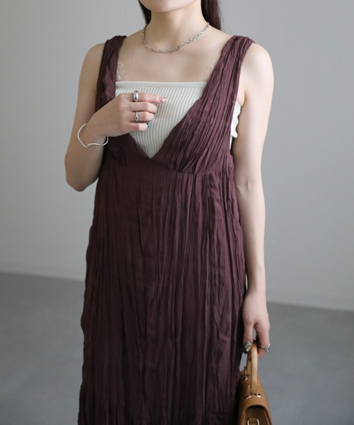 sakishimatokyo（サキシマトーキョー）の「クリンクルVワンピース（ワンピース・レディース・ブラック/サンドベージュ/グレイッシュベージュ/ブラウン・FREE/L）」の20枚目の写真
